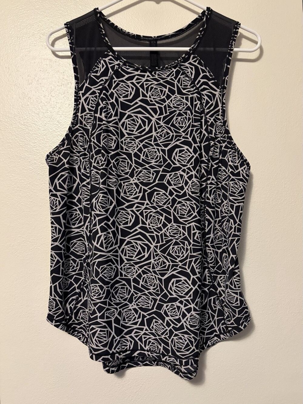 Lululemon Sculpt Tank Posey Print Black White Floral athletic *See measurements